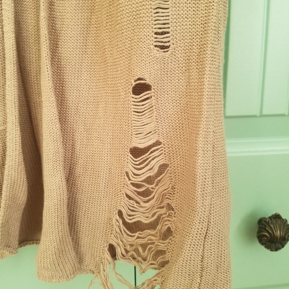 Sweater - Picture 5 of 6